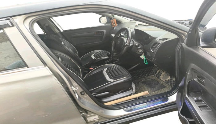 2022 Maruti Vitara Brezza LXI, Petrol, Manual, 58,309 km, interior