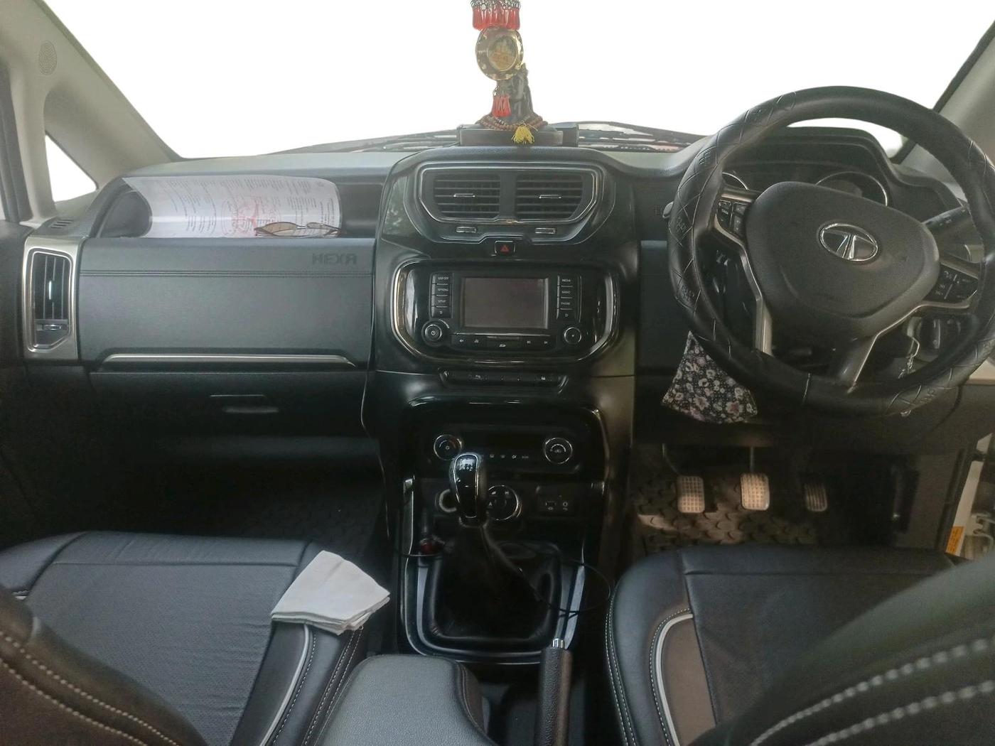 2018 Tata Hexa XM PLUS 4X2 7 STR, Diesel, Manual, 78,698 km, interior