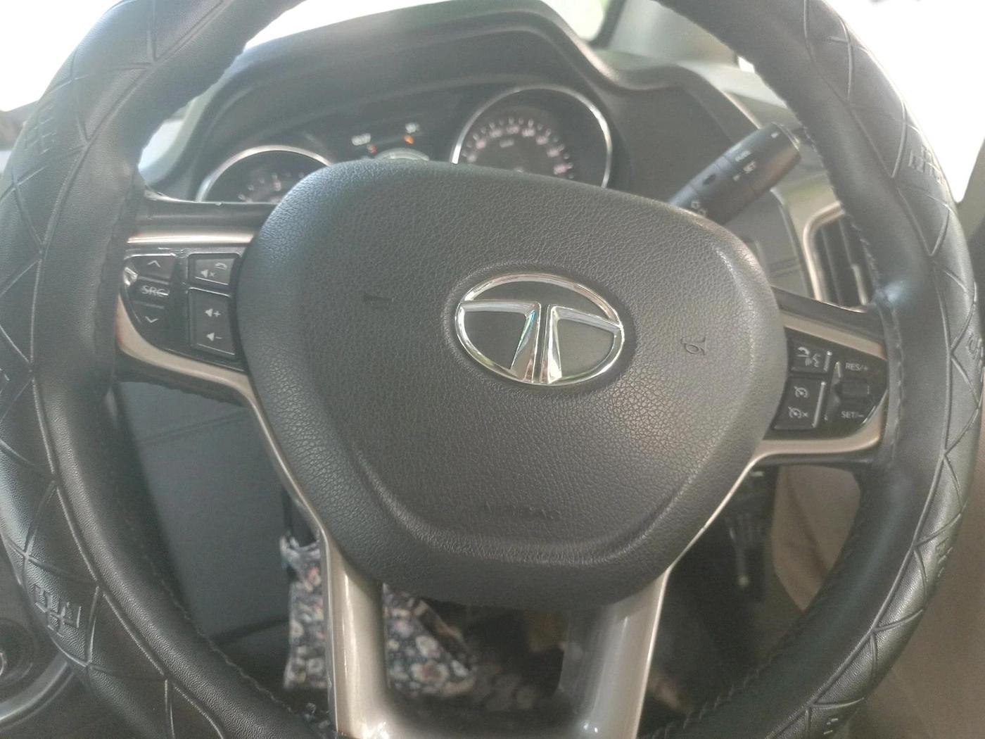 2018 Tata Hexa XM PLUS 4X2 7 STR, Diesel, Manual, 78,698 km, interior