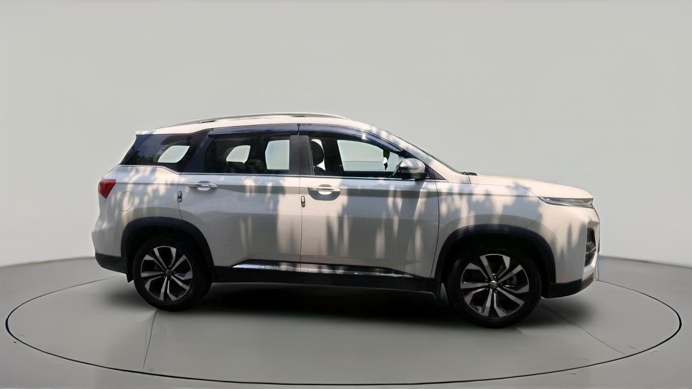2025 MG HECTOR PLUS SAVVY PRO 1.5 TURBO CVT 7 STR, Petrol, Automatic, 7,511 km, exterior