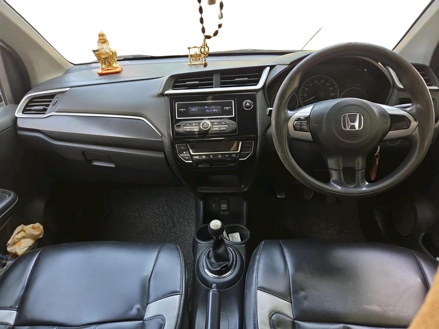 2017 Honda BR-V 1.5L I-VTEC S, CNG, Manual, 2,16,645 km, interior