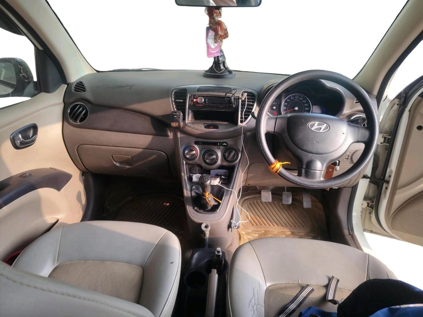 2011 Hyundai i10 MAGNA 1.2, Petrol, Manual, 72,992 km, interior