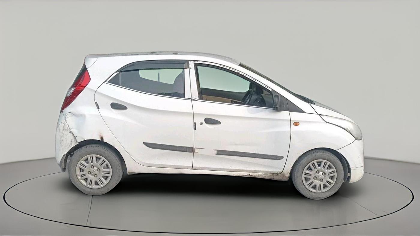2015 Hyundai Eon ERA +, CNG, Manual, 1,17,073 km, exterior
