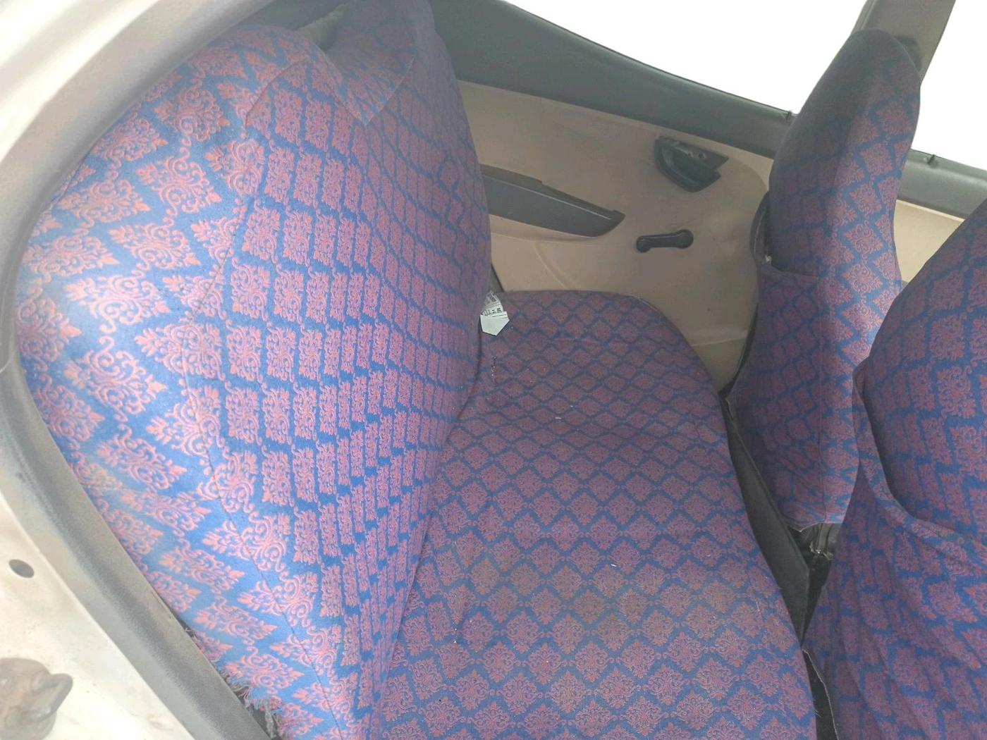 2015 Hyundai Eon ERA +, CNG, Manual, 1,17,073 km, interior