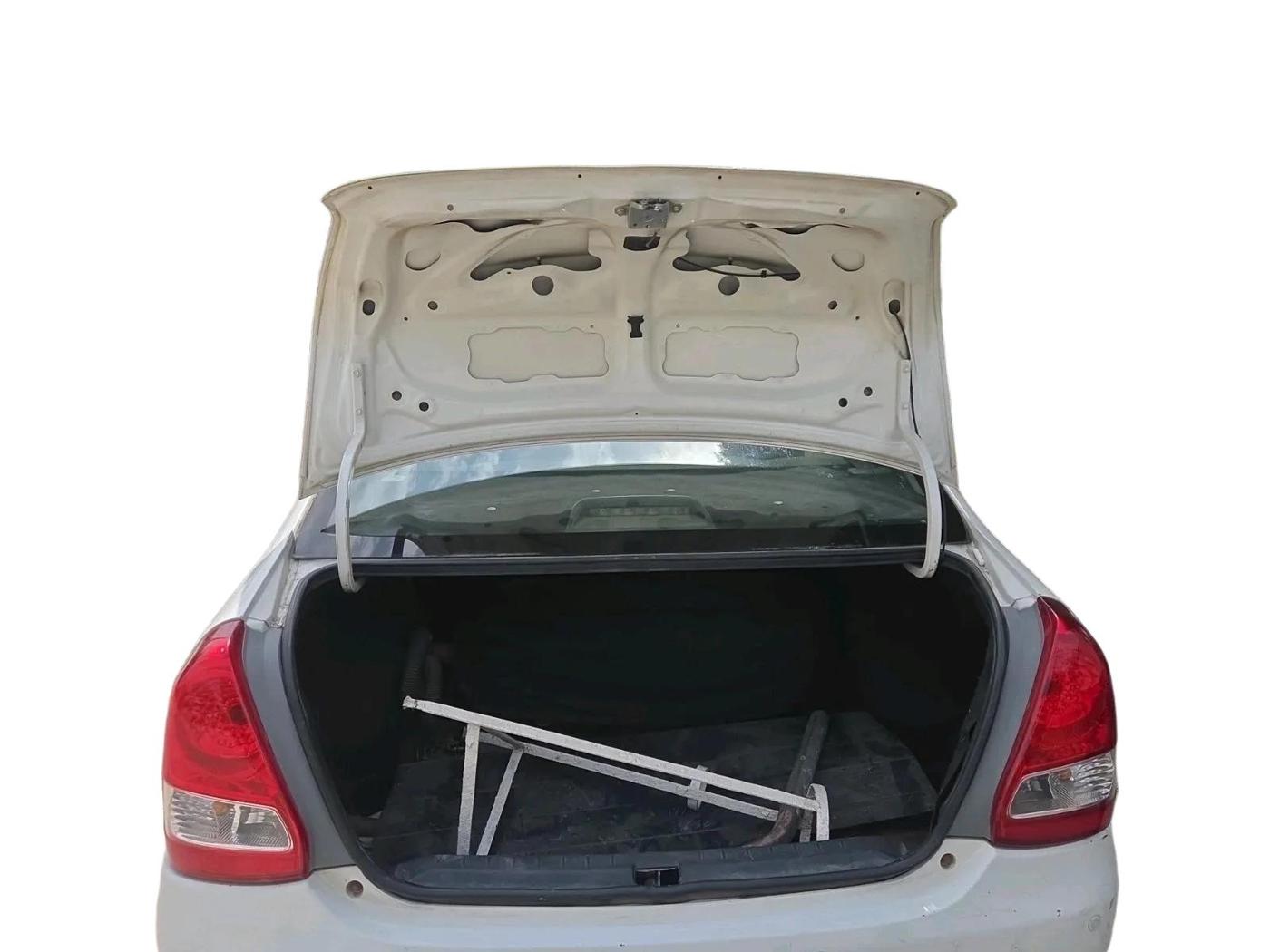 2011 Toyota Etios G, CNG, Manual, 1,82,658 km, exterior