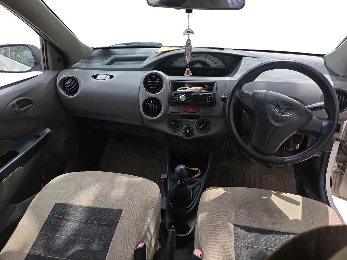 2011 Toyota Etios G, CNG, Manual, 1,82,658 km, interior