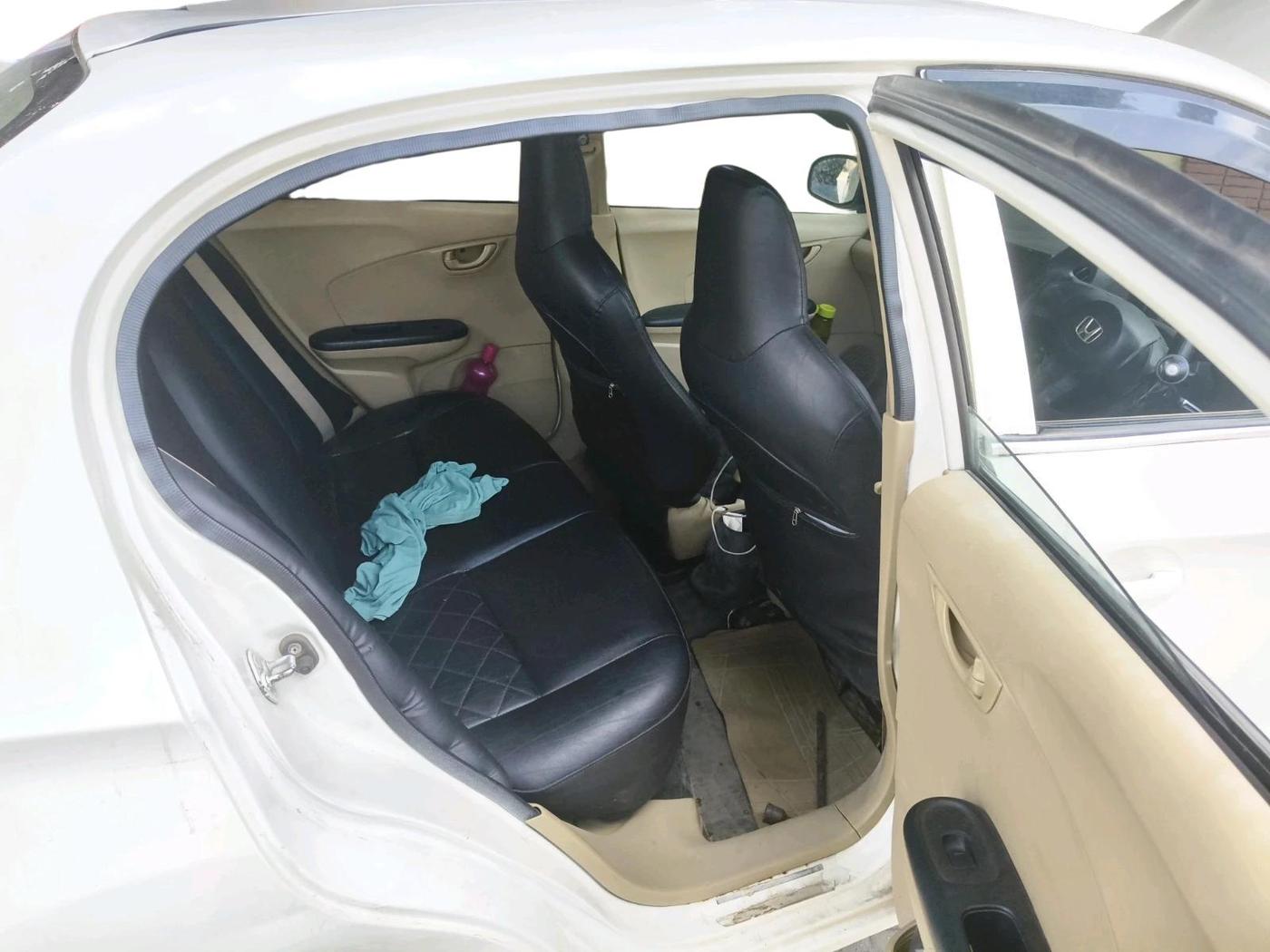 2015 Honda Amaze 1.2L I-VTEC E, CNG, Manual, 1,37,890 km, interior