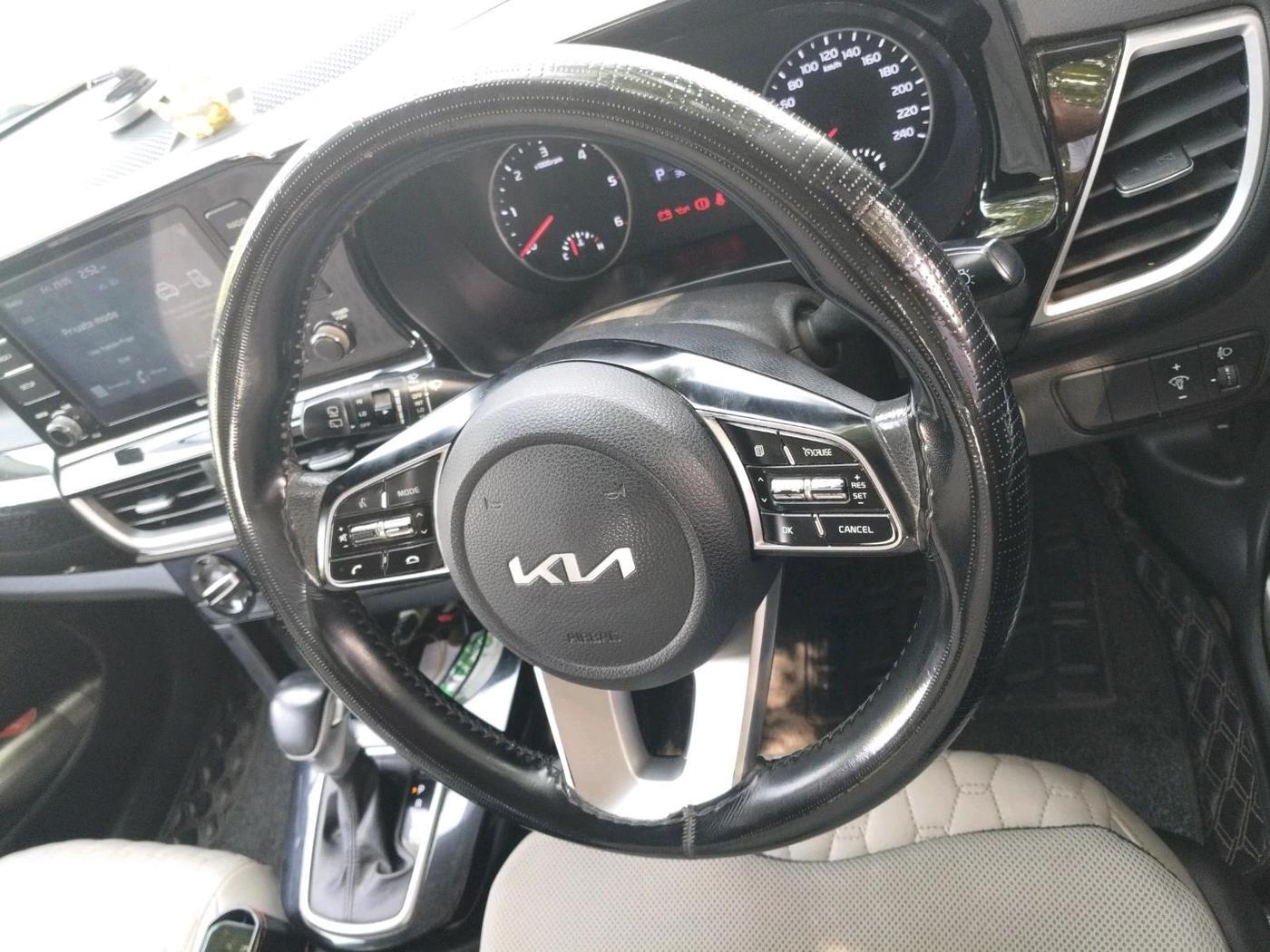 2021 KIA SELTOS HTK PLUS AT 1.5 DIESEL, Diesel, Automatic, 82,707 km, interior