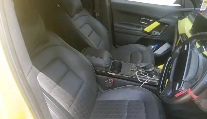 2023 Tata Harrier FEARLESS PLUS DUAL TONE AT, Diesel, Automatic, 17,768 km, interior