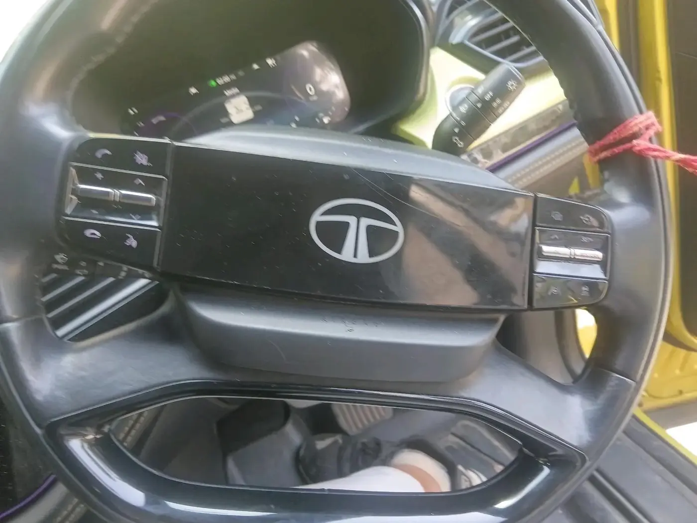 2023 Tata Harrier FEARLESS PLUS DUAL TONE AT, Diesel, Automatic, 17,768 km, interior