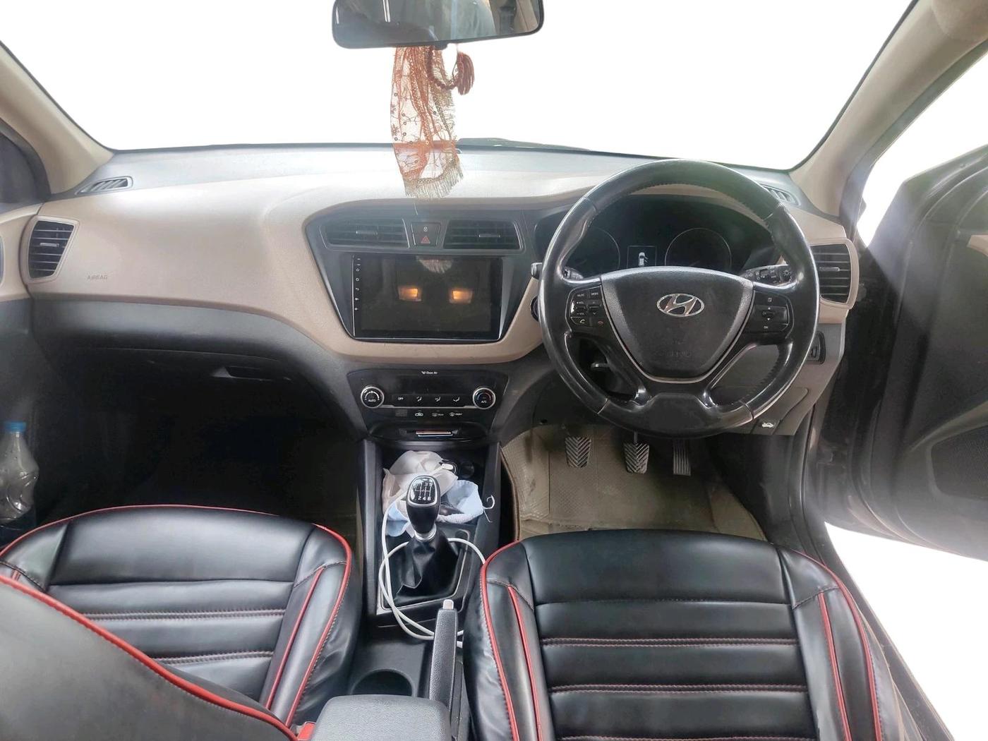 2017 Hyundai Elite i20 ASTA 1.4 CRDI (O), Diesel, Manual, 1,10,915 km, interior