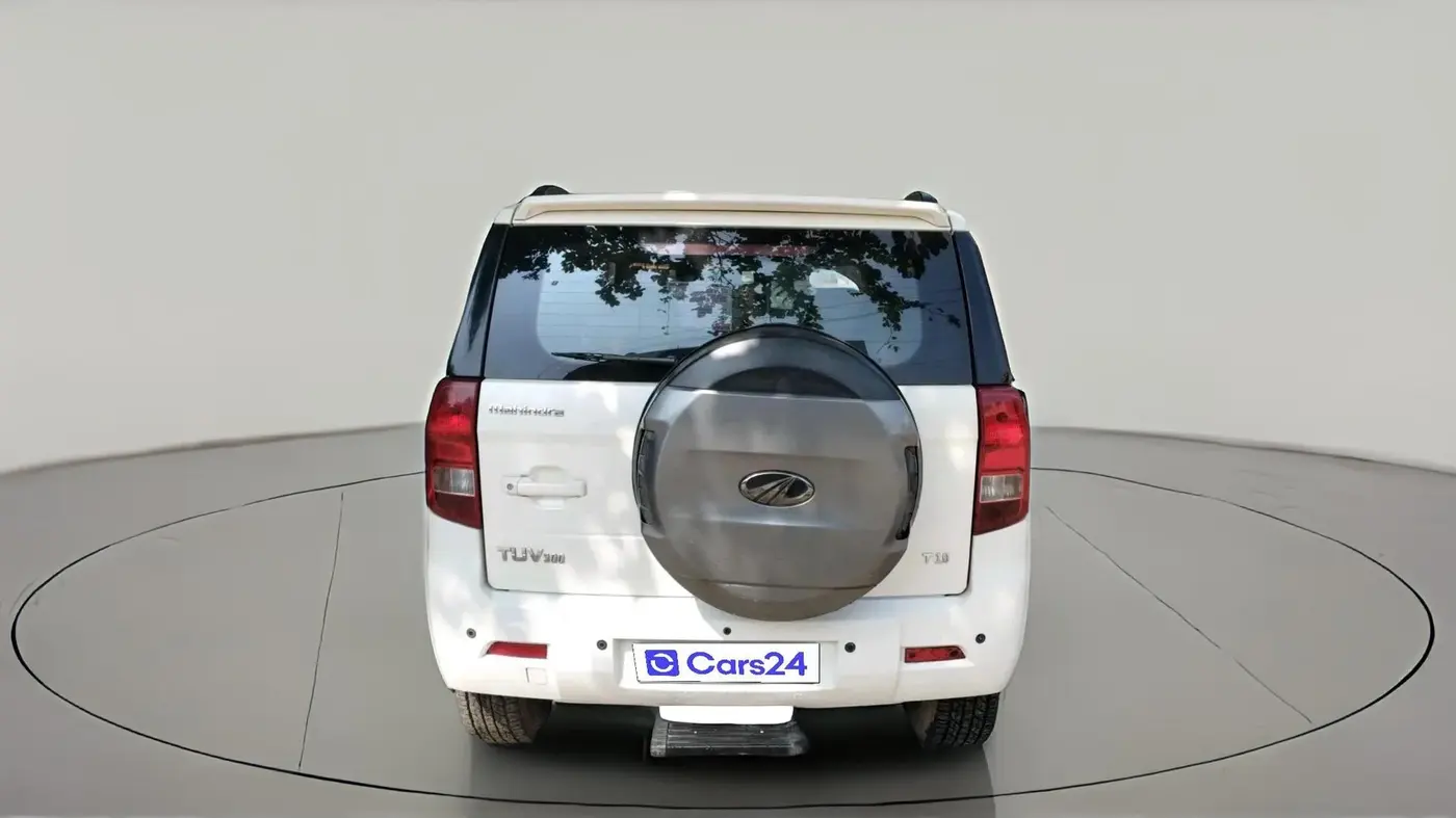 2018 Mahindra TUV300 T10, Diesel, Manual, 98,245 km, exterior