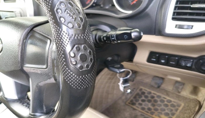 2018 Mahindra TUV300 T10, Diesel, Manual, 98,245 km, interior