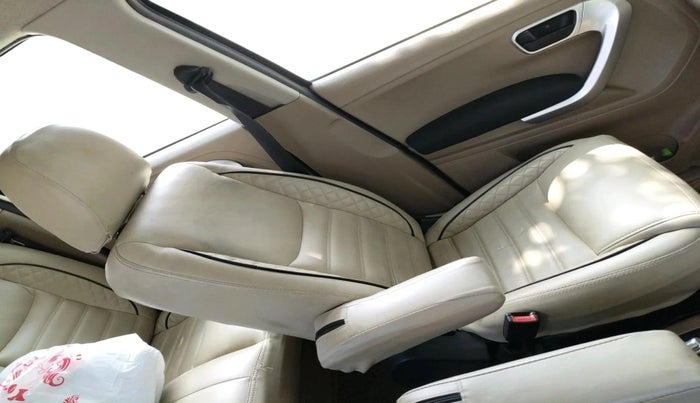 2018 Mahindra TUV300 T10, Diesel, Manual, 98,245 km, interior