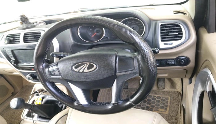 2018 Mahindra TUV300 T10, Diesel, Manual, 98,245 km, interior