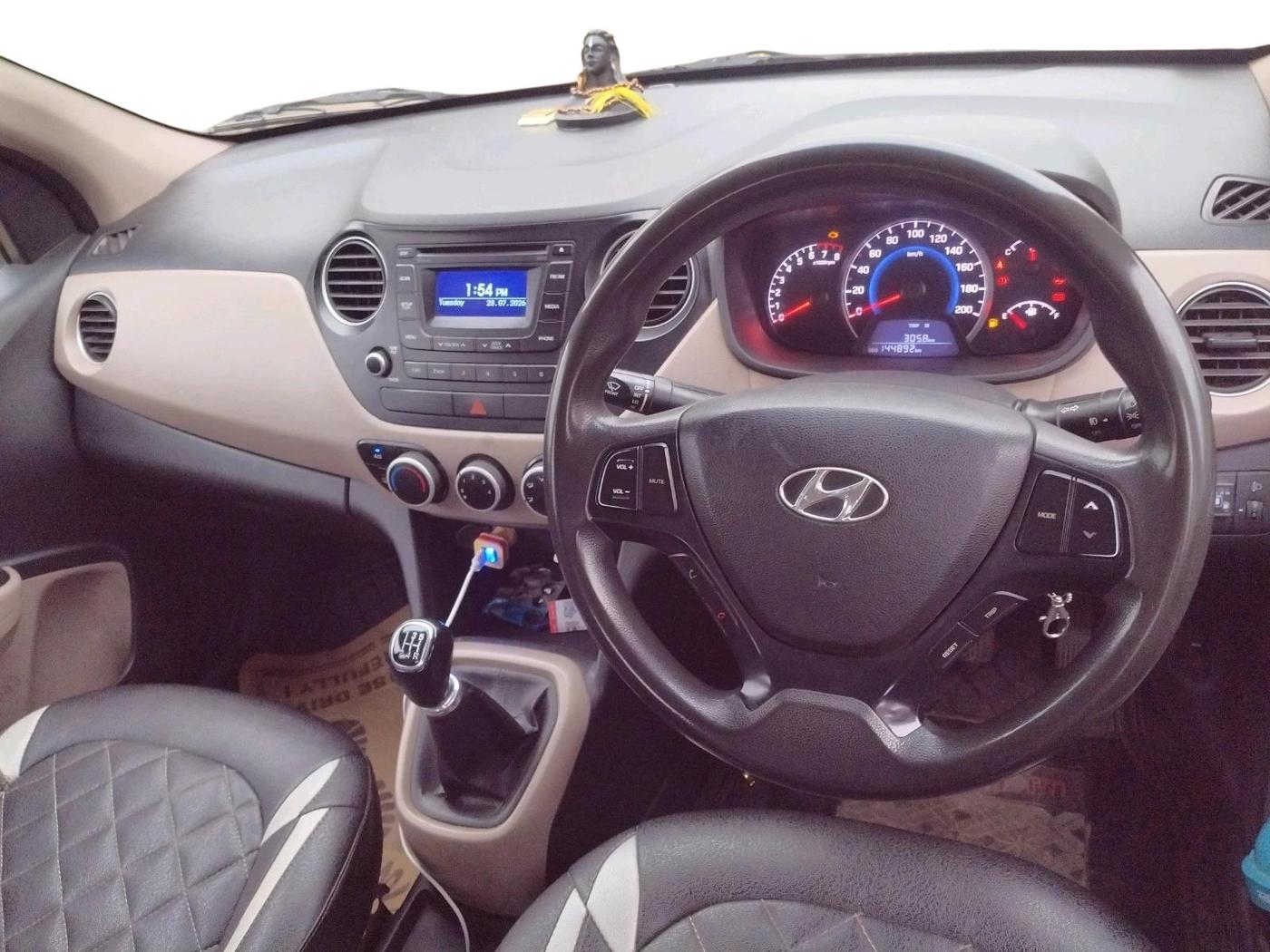 2015 Hyundai Grand i10 SPORTZ 1.2 KAPPA VTVT, CNG, Manual, 1,44,892 km, interior