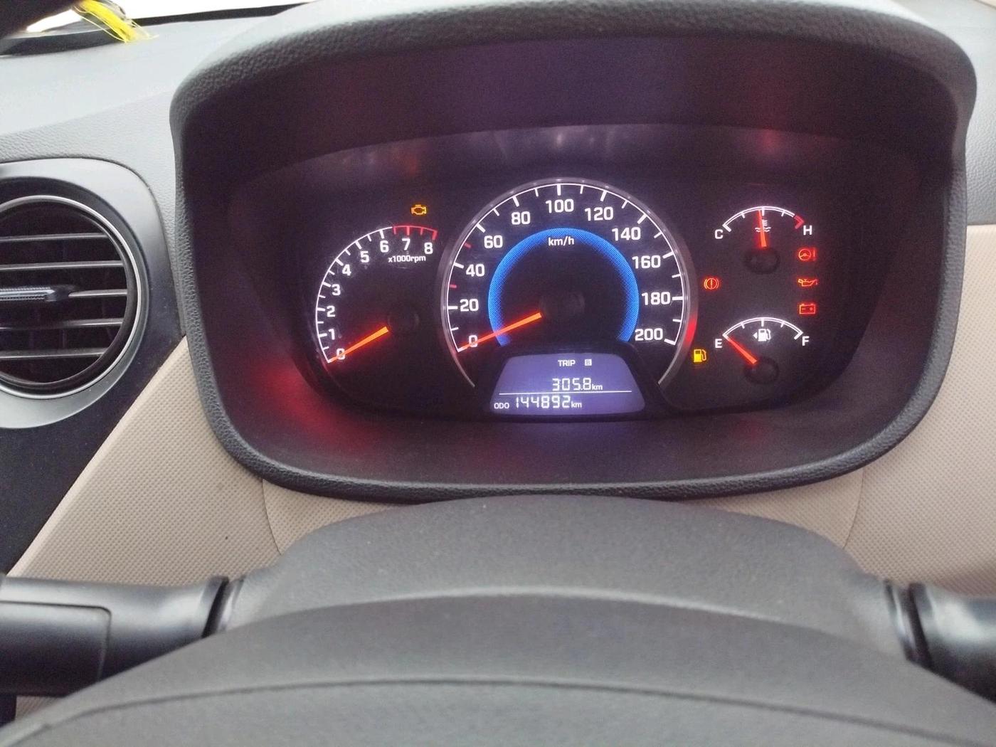 2015 Hyundai Grand i10 SPORTZ 1.2 KAPPA VTVT, CNG, Manual, 1,44,892 km, interior