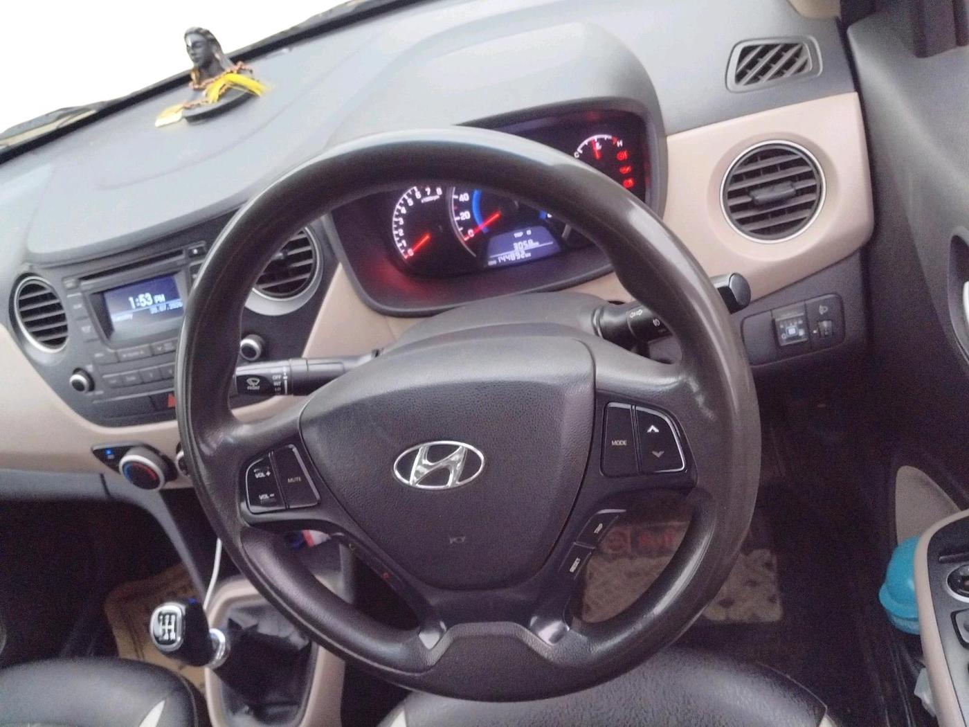 2015 Hyundai Grand i10 SPORTZ 1.2 KAPPA VTVT, CNG, Manual, 1,44,892 km, interior