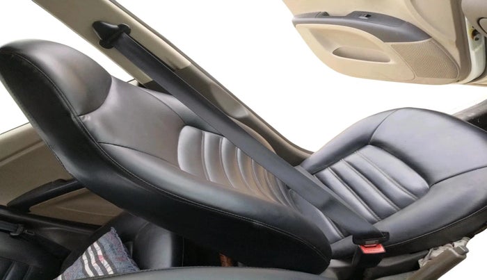 2012 Hyundai i10 MAGNA 1.2, CNG, Manual, 1,32,750 km, interior