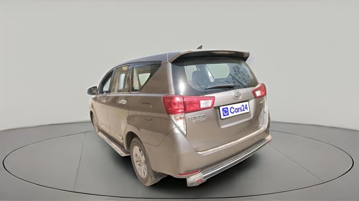 2017 Toyota Innova Crysta 2.4 VX 7 STR, Diesel, Manual, 1,15,627 km, exterior
