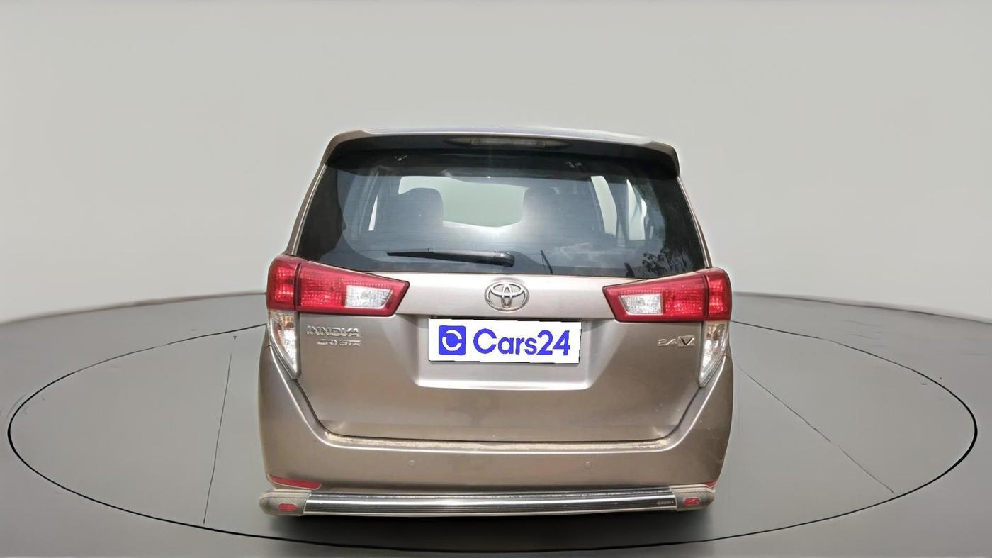 2017 Toyota Innova Crysta 2.4 VX 7 STR, Diesel, Manual, 1,15,627 km, exterior