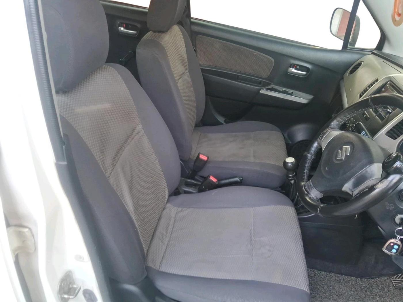 2013 Maruti Wagon R 1.0 LXI CNG, CNG, Manual, 1,47,070 km, interior