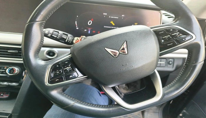 2021 Mahindra XUV700 AX 7 D MT 7 STR, Diesel, Manual, 1,20,443 km, interior