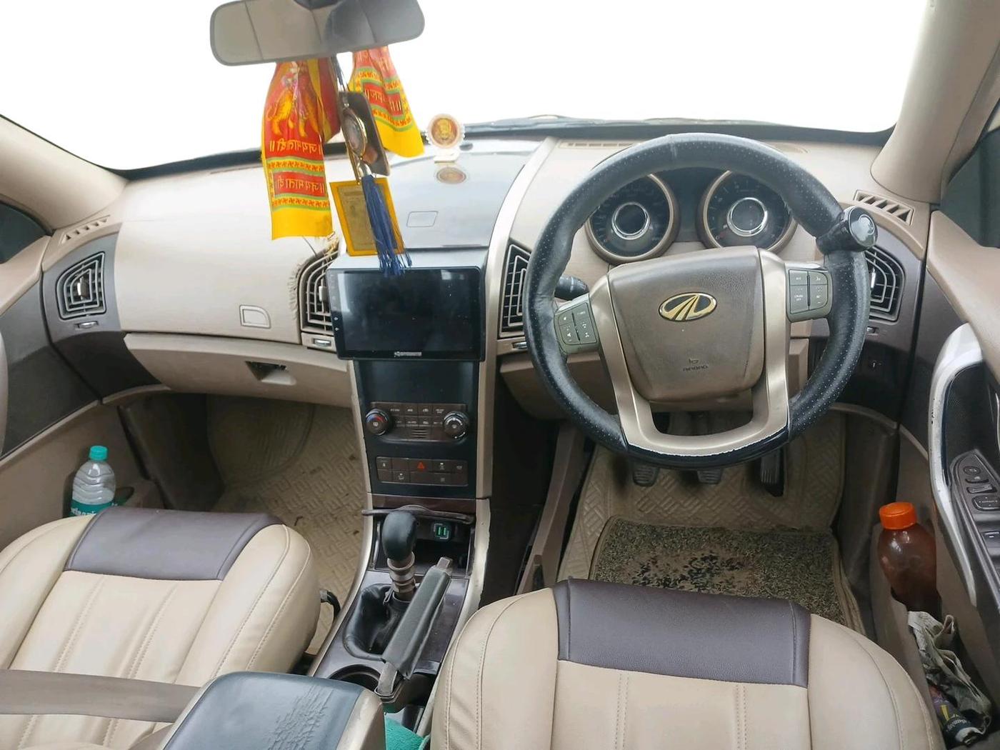 2012 Mahindra XUV500 W8, Diesel, Manual, 1,91,728 km, interior