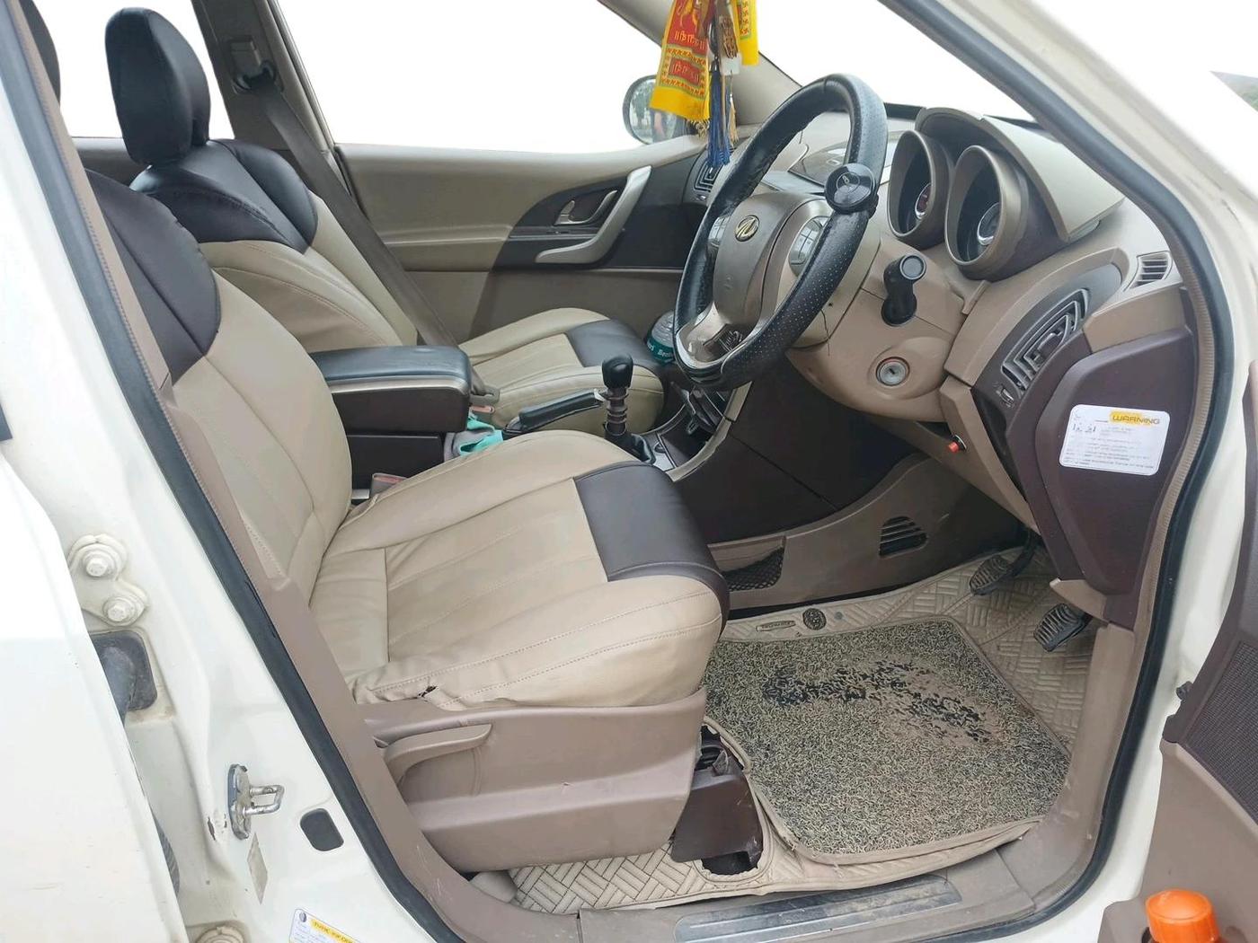 2012 Mahindra XUV500 W8, Diesel, Manual, 1,91,728 km, interior