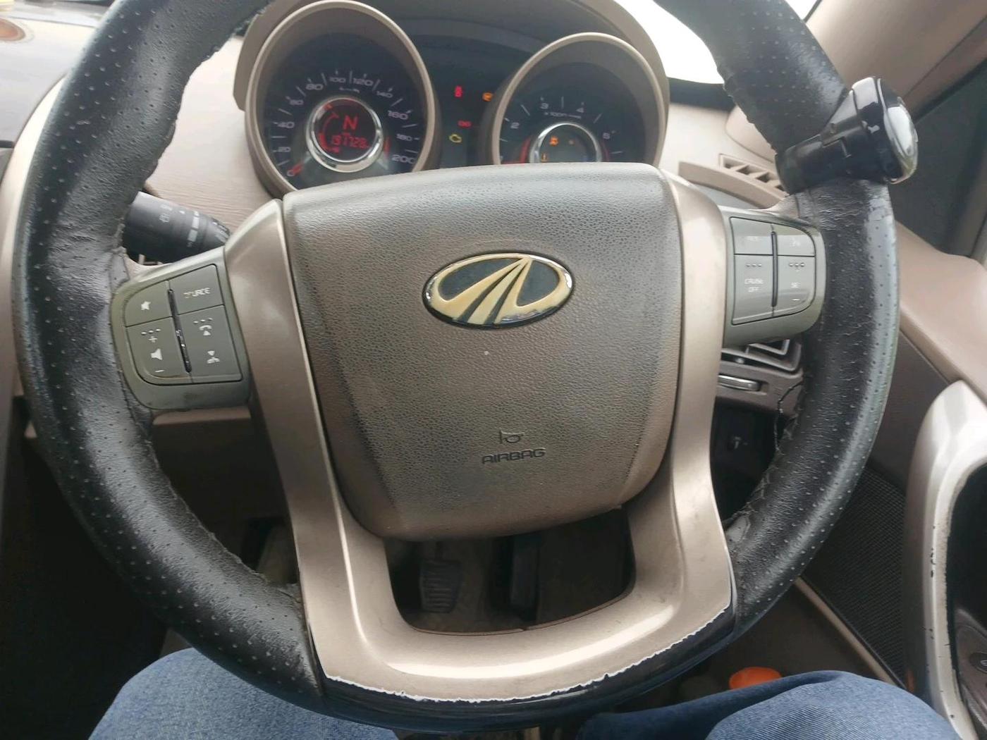 2012 Mahindra XUV500 W8, Diesel, Manual, 1,91,728 km, interior