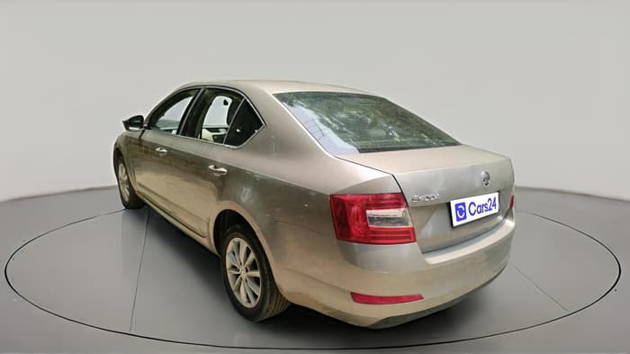 2014 Skoda Octavia ELEGANCE 2.0 TDI AT, Diesel, Automatic, 99,760 km, exterior