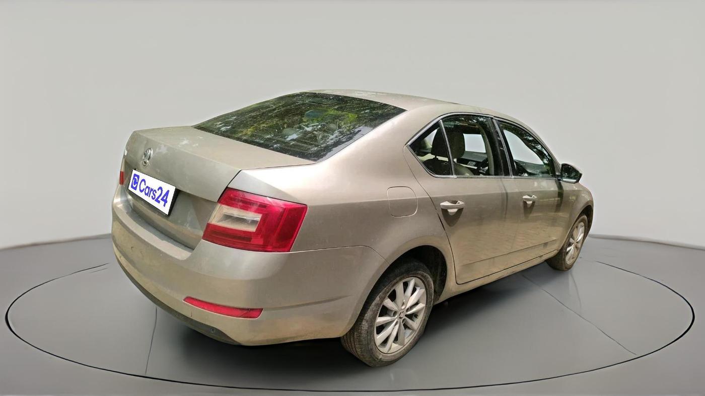 2014 Skoda Octavia ELEGANCE 2.0 TDI AT, Diesel, Automatic, 99,760 km, exterior