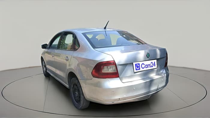 2013 Skoda Rapid ELEGANCE 1.6 TDI CR MT, Diesel, Manual, 1,42,499 km, exterior
