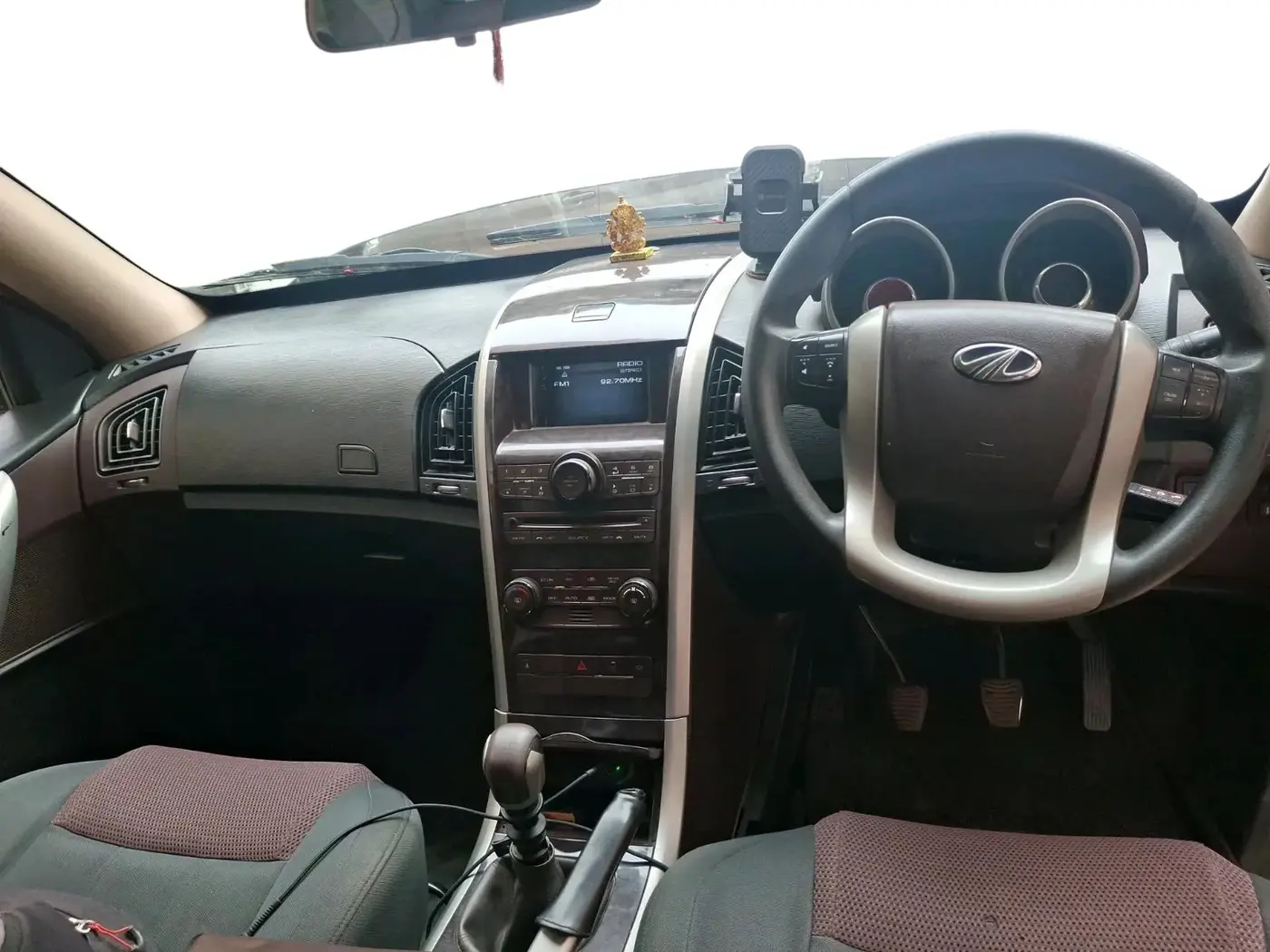 2013 Mahindra XUV500 W6, Diesel, Manual, 1,27,379 km, interior