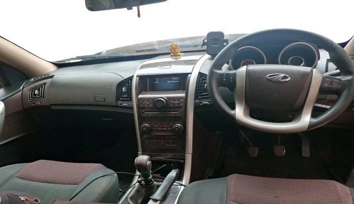 2013 Mahindra XUV500 W6, Diesel, Manual, 1,27,379 km, interior