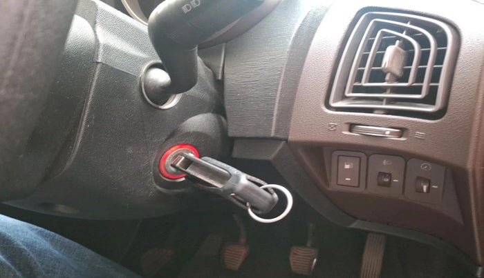 2013 Mahindra XUV500 W6, Diesel, Manual, 1,27,379 km, interior