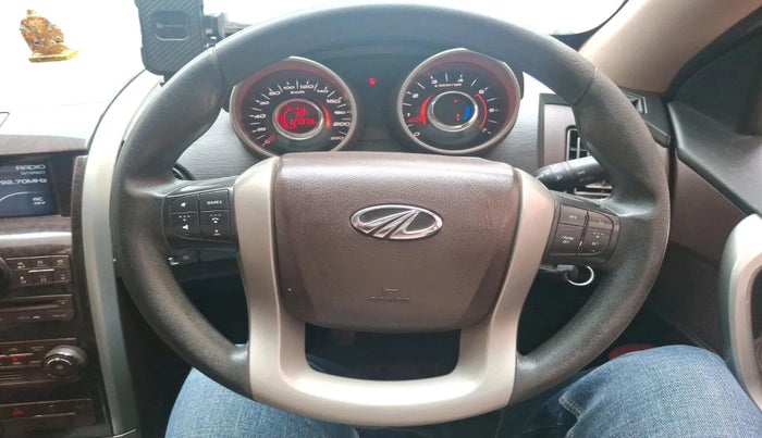 2013 Mahindra XUV500 W6, Diesel, Manual, 1,27,379 km, interior