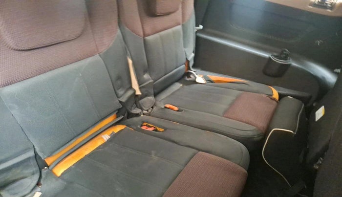 2013 Mahindra XUV500 W6, Diesel, Manual, 1,27,379 km, interior