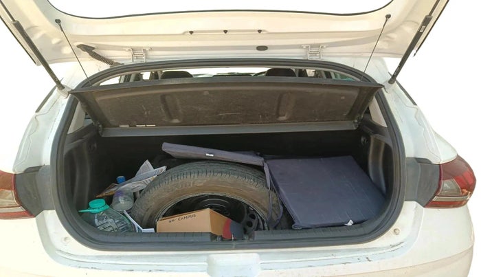 2022 Hyundai NEW I20 SPORTZ 1.2 MT, CNG, Manual, 1,02,569 km, exterior