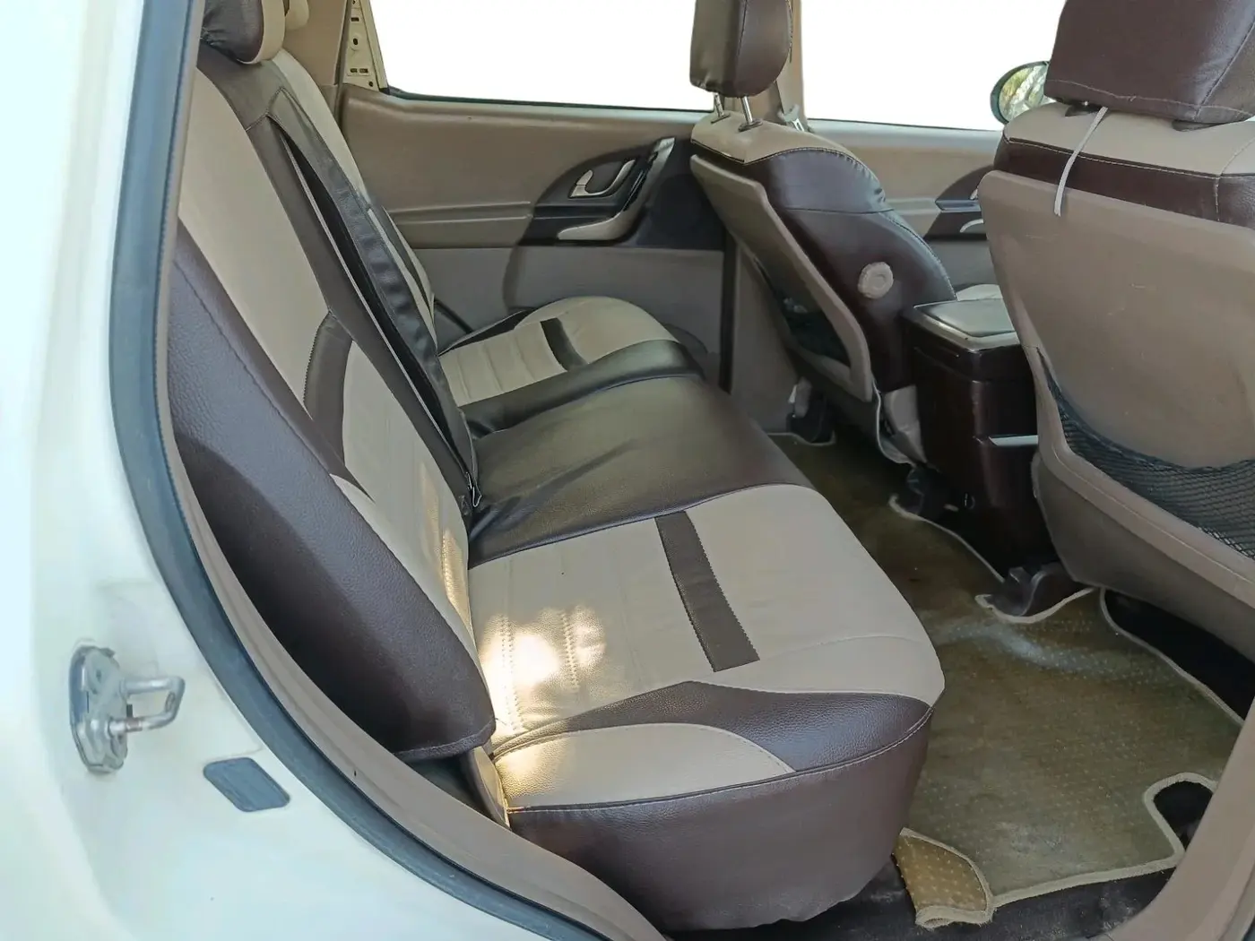 2012 Mahindra XUV500 W8, Diesel, Manual, 1,59,332 km, interior
