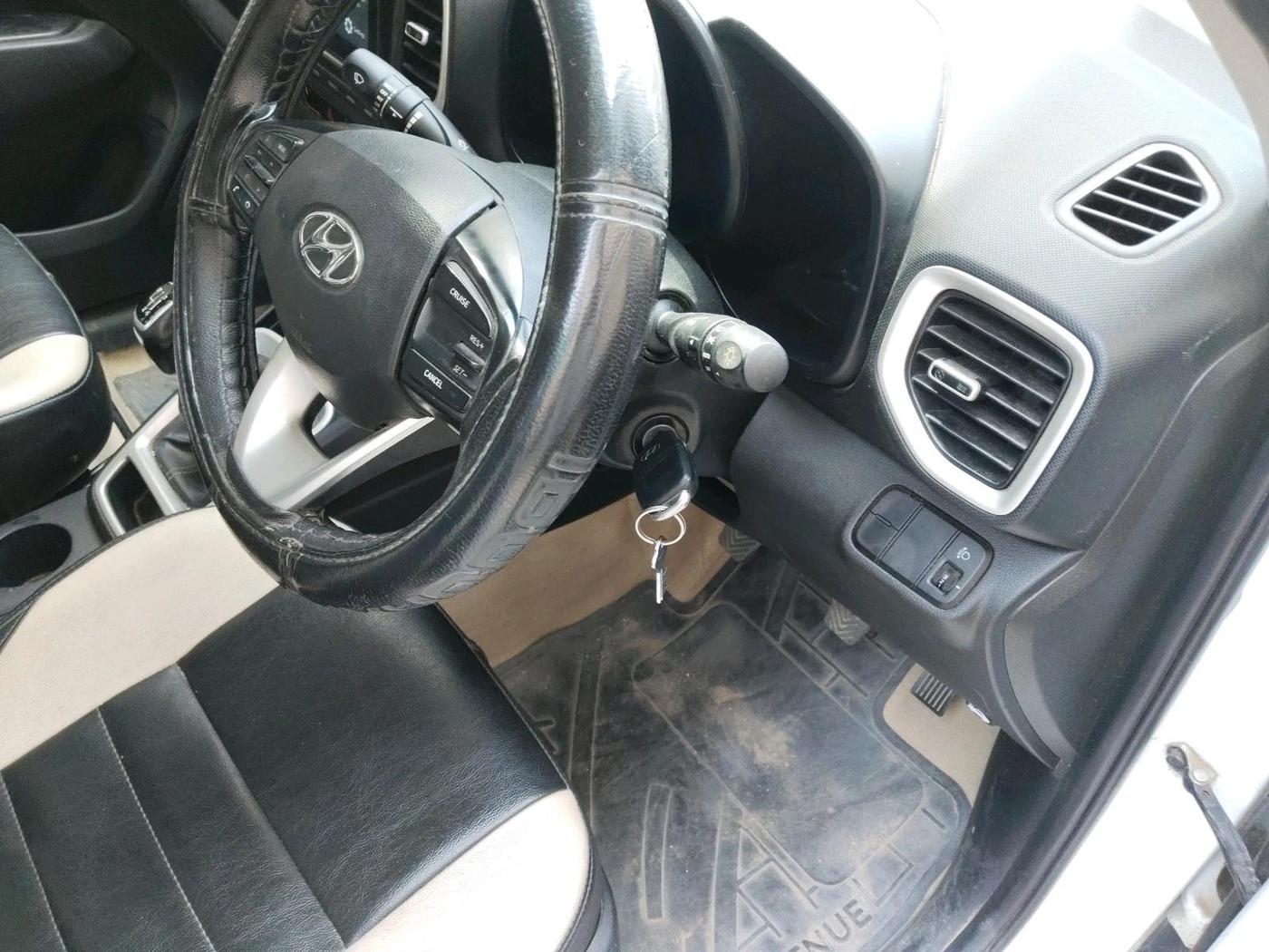 2020 Hyundai VENUE SX 1.0 TURBO, Petrol, Manual, 45,065 km, interior