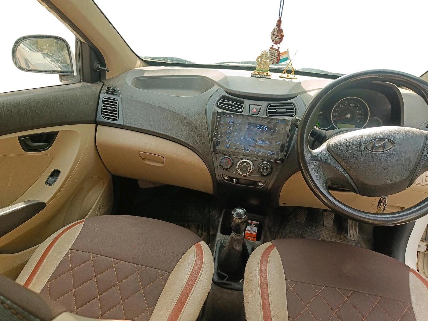 2016 Hyundai Eon MAGNA +, Petrol, Manual, 78,556 km, interior