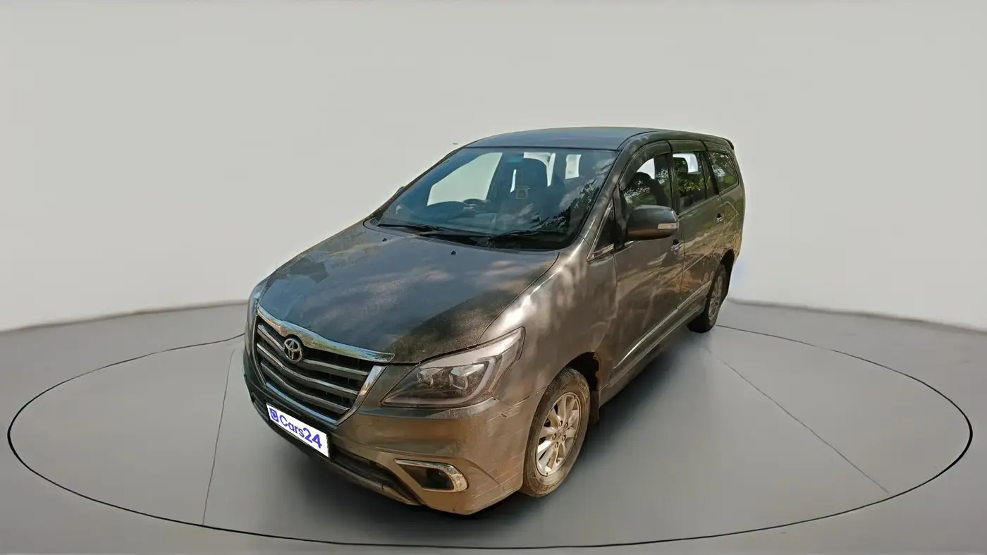 2014 Toyota Innova 2.5 ZX 7 STR, Diesel, Manual, 1,86,601 km, exterior