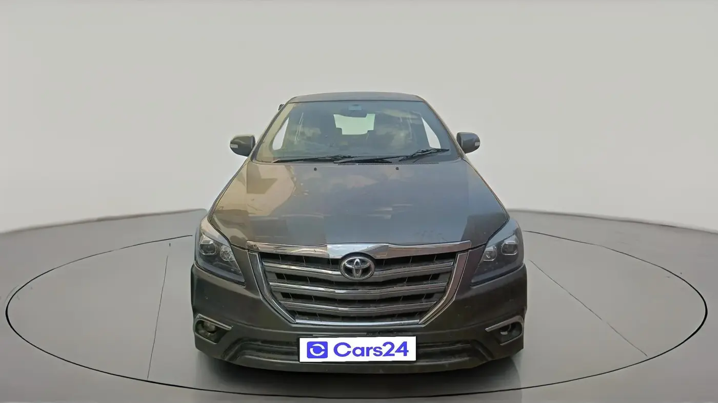 2014 Toyota Innova 2.5 ZX 7 STR, Diesel, Manual, 1,86,601 km, exterior