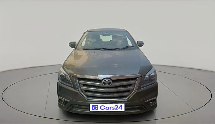 2014 Toyota Innova 2.5 ZX 7 STR, Diesel, Manual, 1,83,351 km, exterior