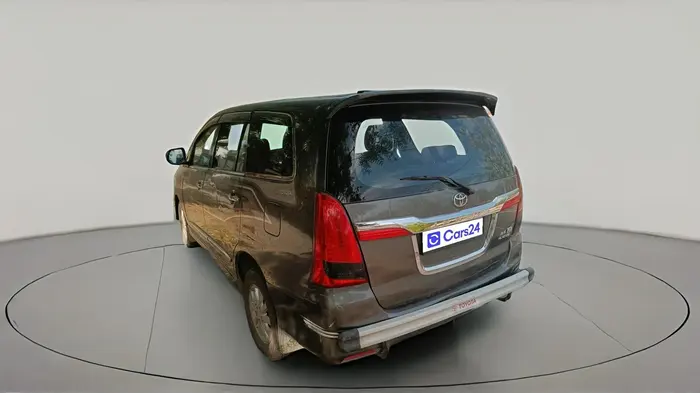 2014 Toyota Innova 2.5 ZX 7 STR, Diesel, Manual, 1,86,601 km, exterior