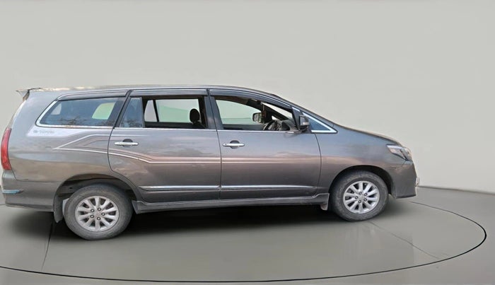 2014 Toyota Innova 2.5 ZX 7 STR, Diesel, Manual, 1,83,351 km, exterior