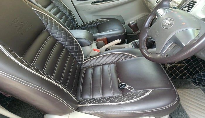 2014 Toyota Innova 2.5 ZX 7 STR, Diesel, Manual, 1,83,351 km, interior