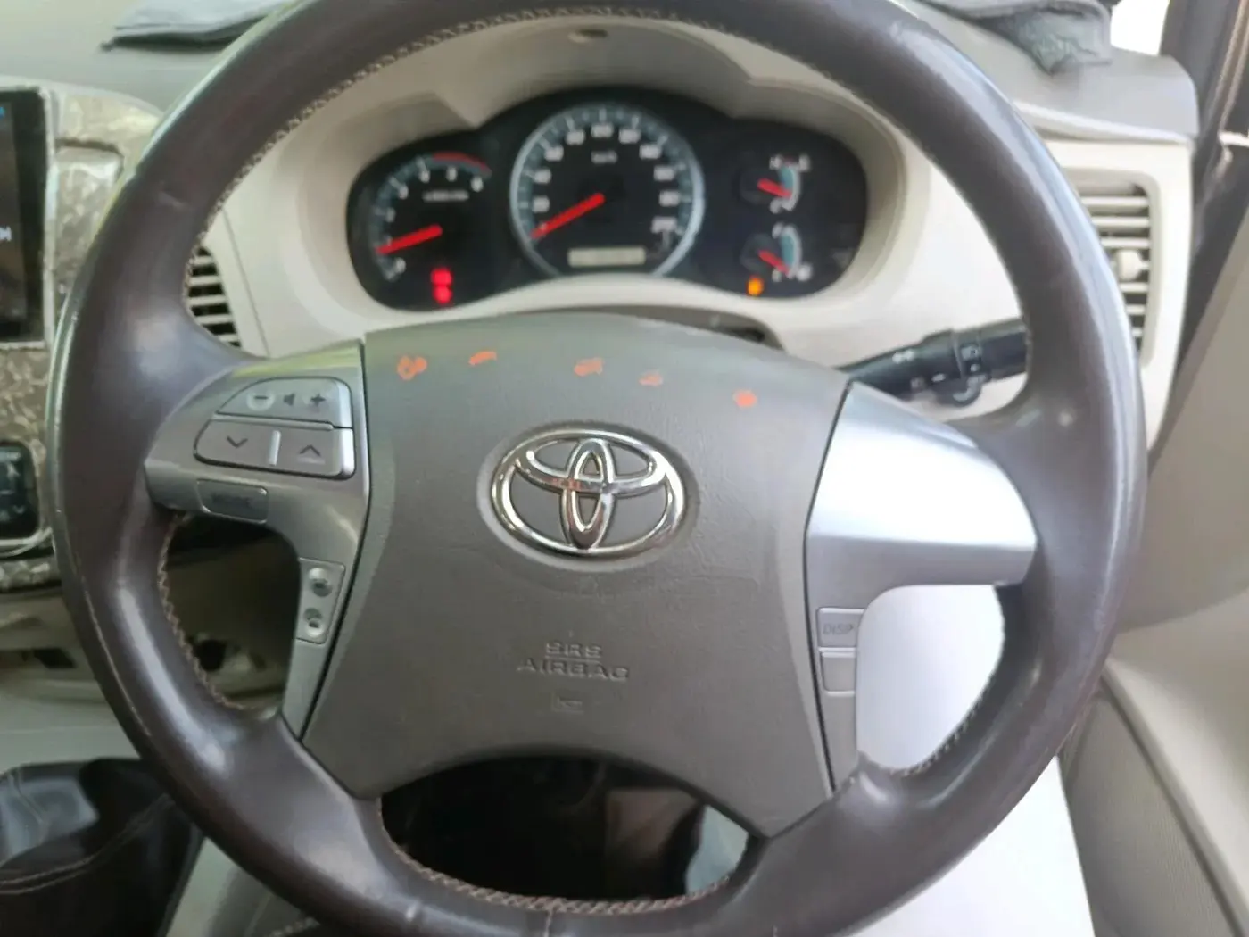 2014 Toyota Innova 2.5 ZX 7 STR, Diesel, Manual, 1,86,601 km, interior