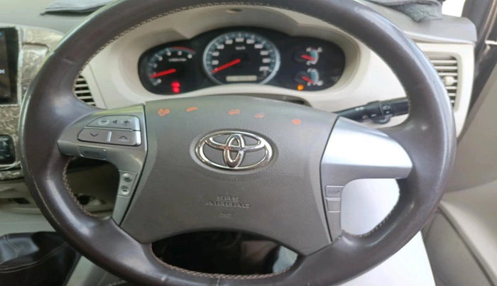 2014 Toyota Innova 2.5 ZX 7 STR, Diesel, Manual, 1,83,351 km, interior